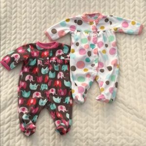 2 Carter’s Newborn Baby Girls Sleepers Snaps Girl
